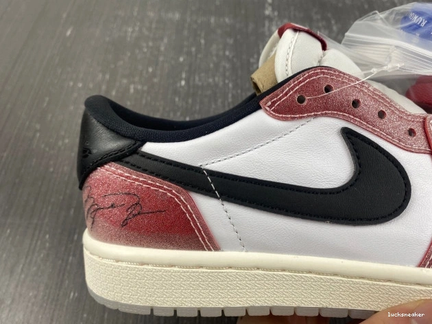 Cheap LUCY 'RED 1 JORDAN ROOM AIR TROPHY X OG LOW BLACK' FN0432-017 0812